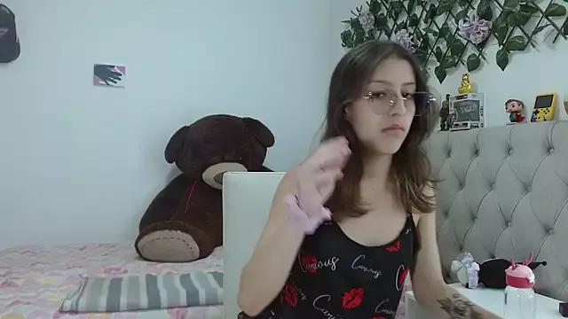 Explore our live girls sluts from our Custom and Multi clubs and checkout exclusive access to highly interactive content, such as shape, hair, titties, pussy type and many more.