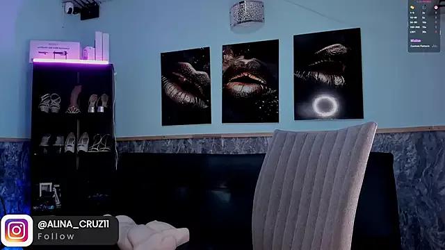 Explore our live girls sluts from our Custom and Multi clubs and checkout exclusive access to highly interactive content, such as shape, hair, titties, pussy type and many more.
