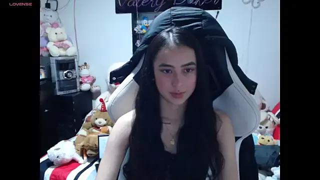 Explore our live girls sluts from our Custom and Multi clubs and checkout exclusive access to highly interactive content, such as shape, hair, titties, pussy type and many more.