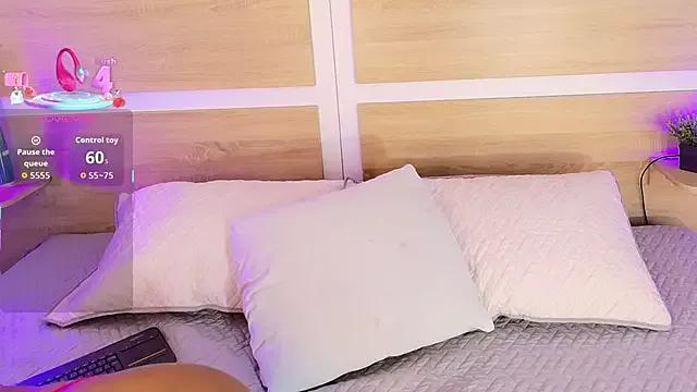 Explore our live girls sluts from our Custom and Multi clubs and checkout exclusive access to highly interactive content, such as shape, hair, titties, pussy type and many more.