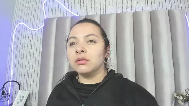 Explore our live girls sluts from our Custom and Multi clubs and checkout exclusive access to highly interactive content, such as shape, hair, titties, pussy type and many more.
