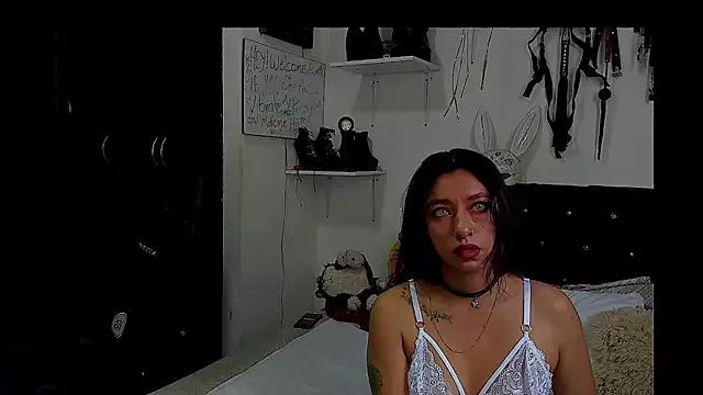 Explore our live girls sluts from our Custom and Multi clubs and checkout exclusive access to highly interactive content, such as shape, hair, titties, pussy type and many more.