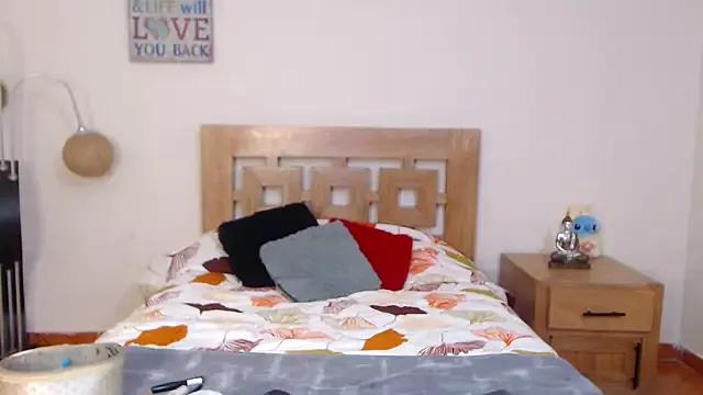 ValeSantoDomingo from StripChat is Freechat