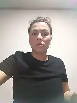 vanessa-titisM from StripChat is Freechat