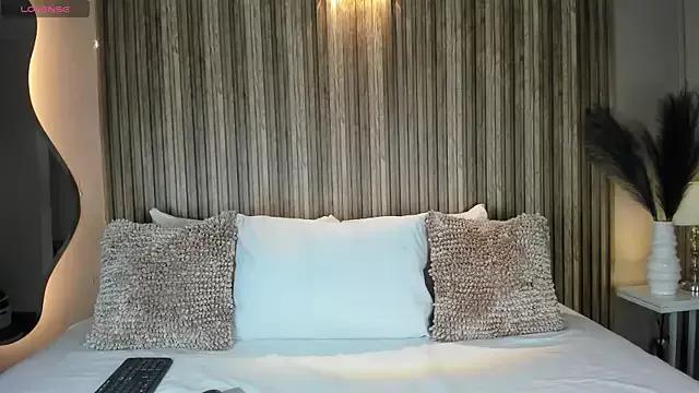 VanneCamiel from StripChat is Freechat