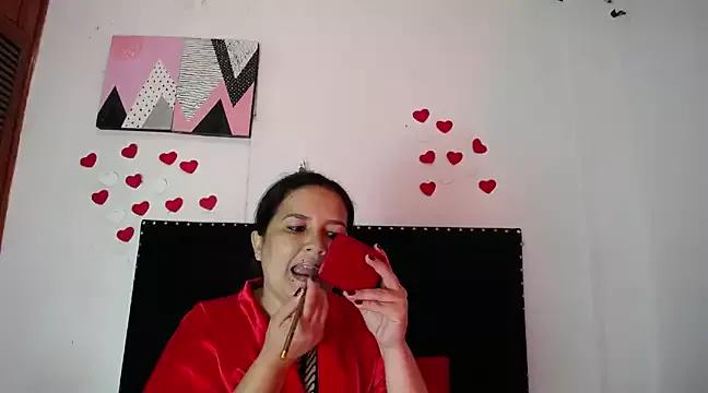 Explore our live girls sluts from our Custom and Multi clubs and checkout exclusive access to highly interactive content, such as shape, hair, titties, pussy type and many more.