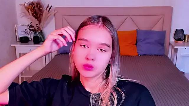 Explore our live girls sluts from our Custom and Multi clubs and checkout exclusive access to highly interactive content, such as shape, hair, titties, pussy type and many more.
