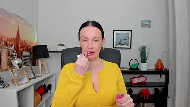 Explore our live girls sluts from our Custom and Multi clubs and checkout exclusive access to highly interactive content, such as shape, hair, titties, pussy type and many more.