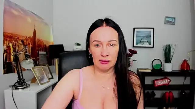 Explore our live girls sluts from our Custom and Multi clubs and checkout exclusive access to highly interactive content, such as shape, hair, titties, pussy type and many more.