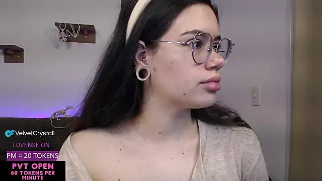 Explore our live girls sluts from our Custom and Multi clubs and checkout exclusive access to highly interactive content, such as shape, hair, titties, pussy type and many more.