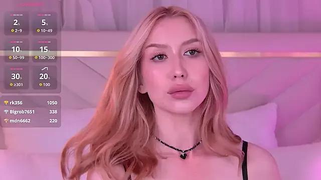 VelvetHell from StripChat