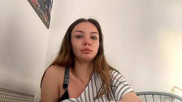 Explore our live girls sluts from our Custom and Multi clubs and checkout exclusive access to highly interactive content, such as shape, hair, titties, pussy type and many more.