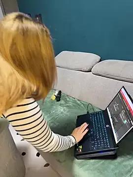 Photos of Velvetnoir21 from StripChat is Private