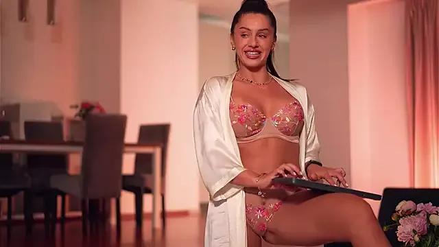 VelvettAngel from StripChat