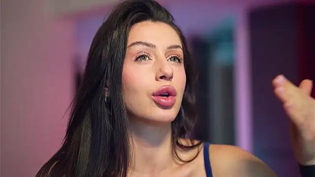 VelvettAngel from StripChat