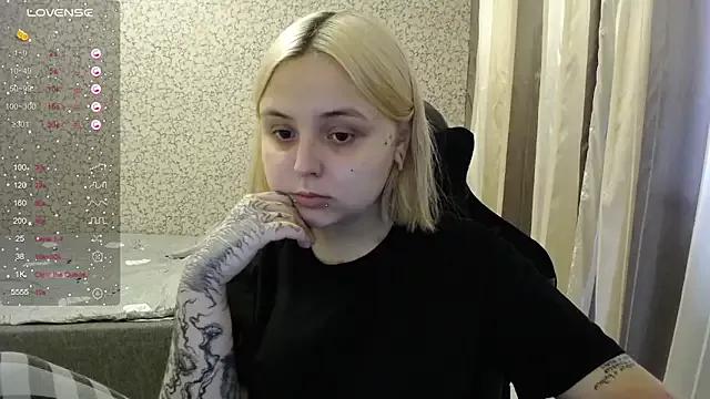 Explore our live girls sluts from our Custom and Multi clubs and checkout exclusive access to highly interactive content, such as shape, hair, titties, pussy type and many more.