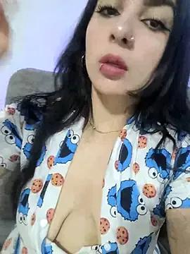 Explore our live girls sluts from our Custom and Multi clubs and checkout exclusive access to highly interactive content, such as shape, hair, titties, pussy type and many more.