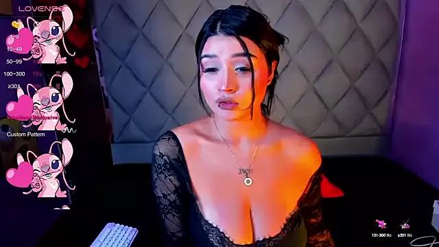 Explore our live girls sluts from our Custom and Multi clubs and checkout exclusive access to highly interactive content, such as shape, hair, titties, pussy type and many more.