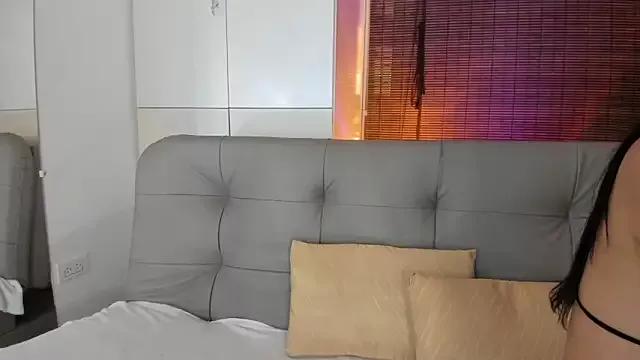 Vicky_kittyy from StripChat is Freechat