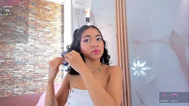 Explore our live girls sluts from our Custom and Multi clubs and checkout exclusive access to highly interactive content, such as shape, hair, titties, pussy type and many more.