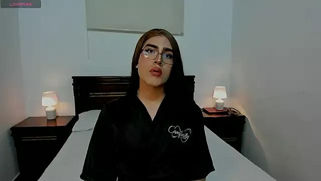 Victoriaa_Adams from StripChat is Freechat