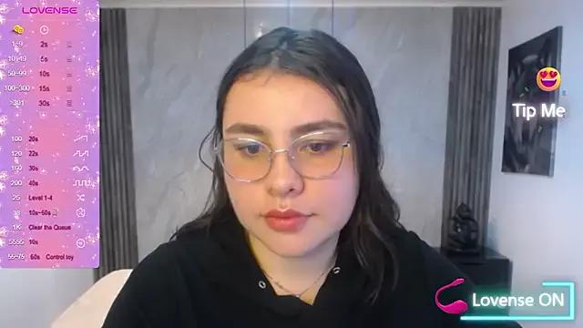 Explore our live girls sluts from our Custom and Multi clubs and checkout exclusive access to highly interactive content, such as shape, hair, titties, pussy type and many more.