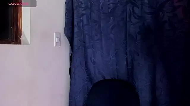 Viioleett_cum from StripChat