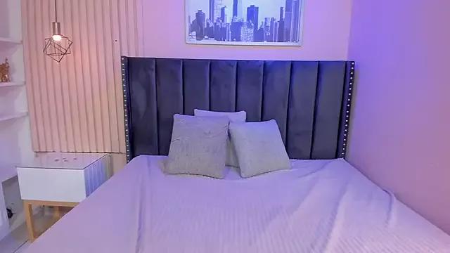 viiolett_lee from StripChat
