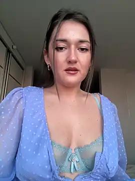 Viki8989sweet from StripChat