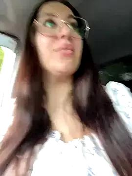 VikiDemini from StripChat is Freechat