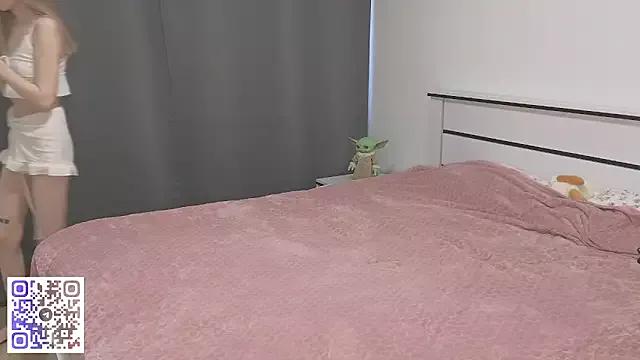 VikiSea from StripChat