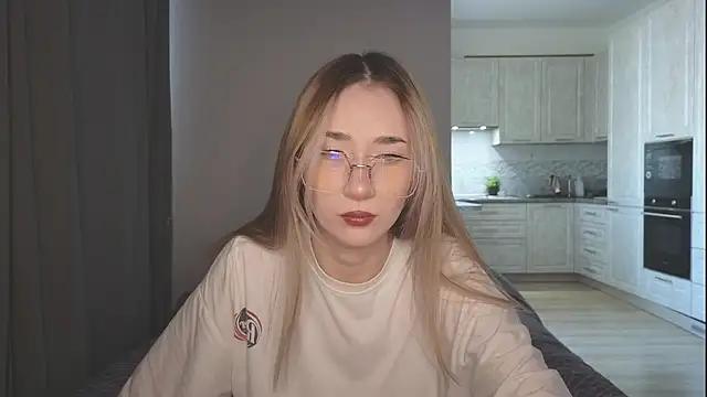 VikiSea from StripChat
