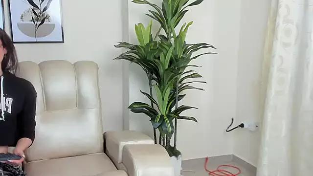 Explore our live girls sluts from our Custom and Multi clubs and checkout exclusive access to highly interactive content, such as shape, hair, titties, pussy type and many more.