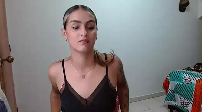 Explore our live girls sluts from our Custom and Multi clubs and checkout exclusive access to highly interactive content, such as shape, hair, titties, pussy type and many more.