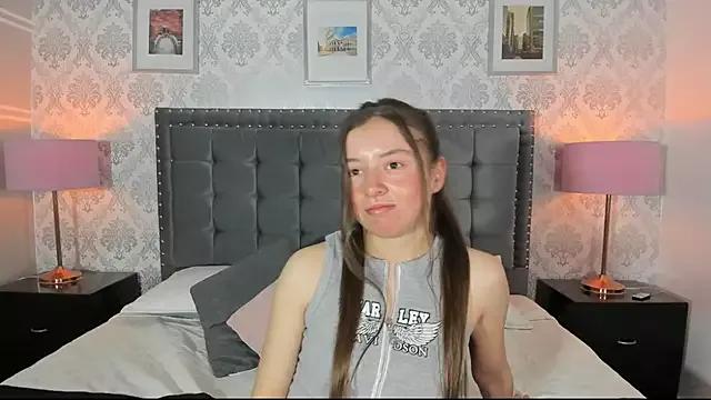 Explore our live girls sluts from our Custom and Multi clubs and checkout exclusive access to highly interactive content, such as shape, hair, titties, pussy type and many more.
