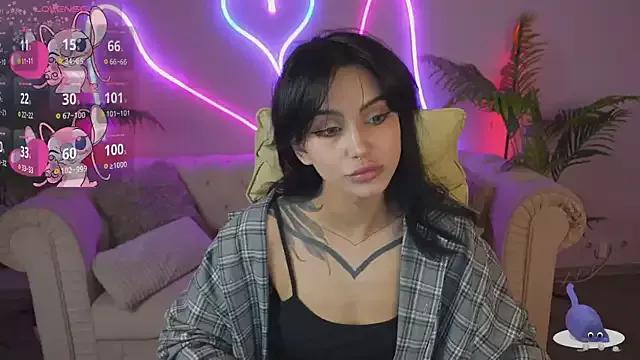 Explore our live girls sluts from our Custom and Multi clubs and checkout exclusive access to highly interactive content, such as shape, hair, titties, pussy type and many more.