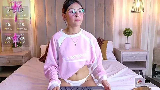 VioletBlaze from StripChat is Freechat
