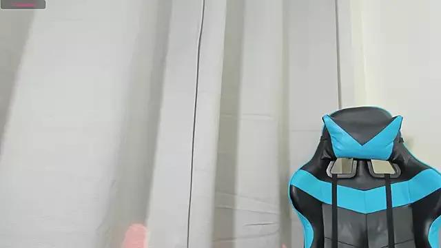 Explore our live girls sluts from our Custom and Multi clubs and checkout exclusive access to highly interactive content, such as shape, hair, titties, pussy type and many more.