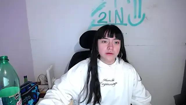 Explore our live girls sluts from our Custom and Multi clubs and checkout exclusive access to highly interactive content, such as shape, hair, titties, pussy type and many more.