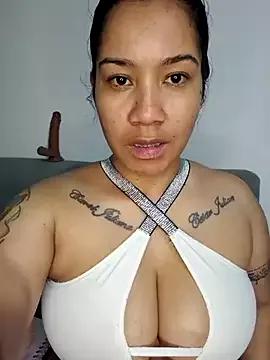 violettaa_millerss from StripChat is Freechat