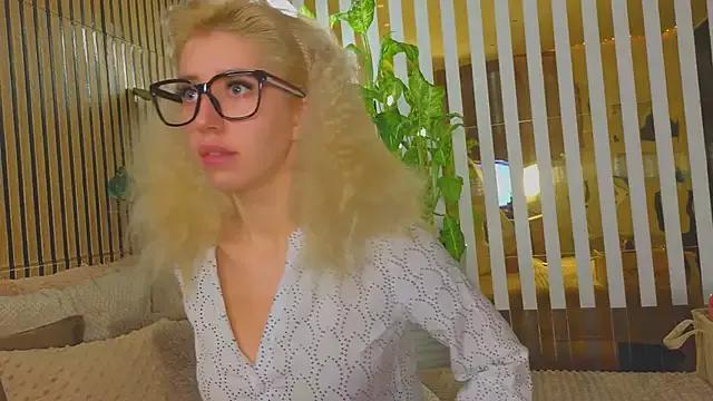 Violetttttta from StripChat is Freechat