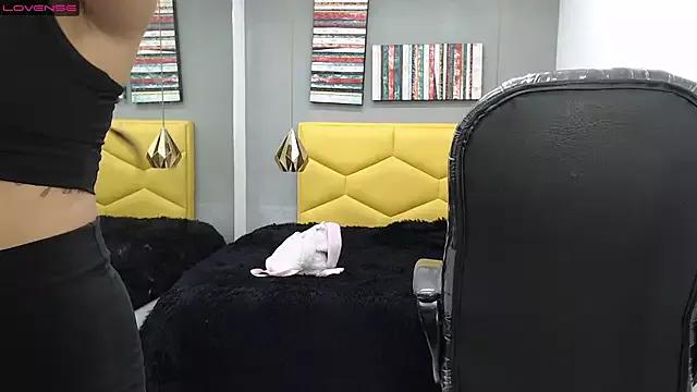 Explore our live girls sluts from our Custom and Multi clubs and checkout exclusive access to highly interactive content, such as shape, hair, titties, pussy type and many more.