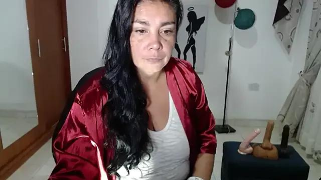 Explore our live girls sluts from our Custom and Multi clubs and checkout exclusive access to highly interactive content, such as shape, hair, titties, pussy type and many more.