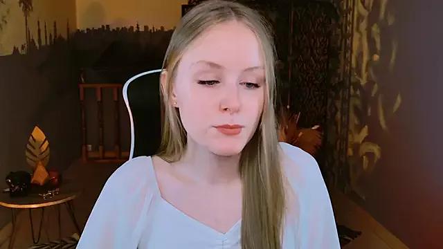 VivienLeeigh from StripChat