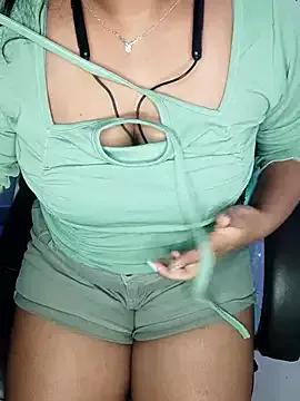 Viviennemoon_tlgu from StripChat is Freechat