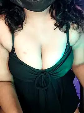 Viviennemoon_tlgu from StripChat is Freechat