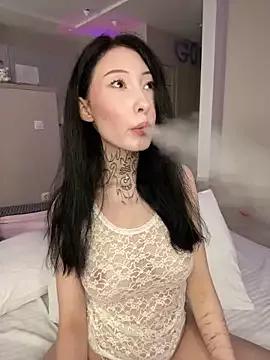WeeRoxi from StripChat