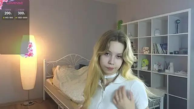 Explore our live girls sluts from our Custom and Multi clubs and checkout exclusive access to highly interactive content, such as shape, hair, titties, pussy type and many more.