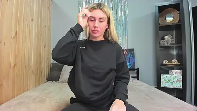 Explore our live girls sluts from our Custom and Multi clubs and checkout exclusive access to highly interactive content, such as shape, hair, titties, pussy type and many more.