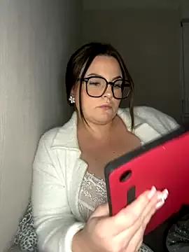 whitequeen_xxx from StripChat is Freechat